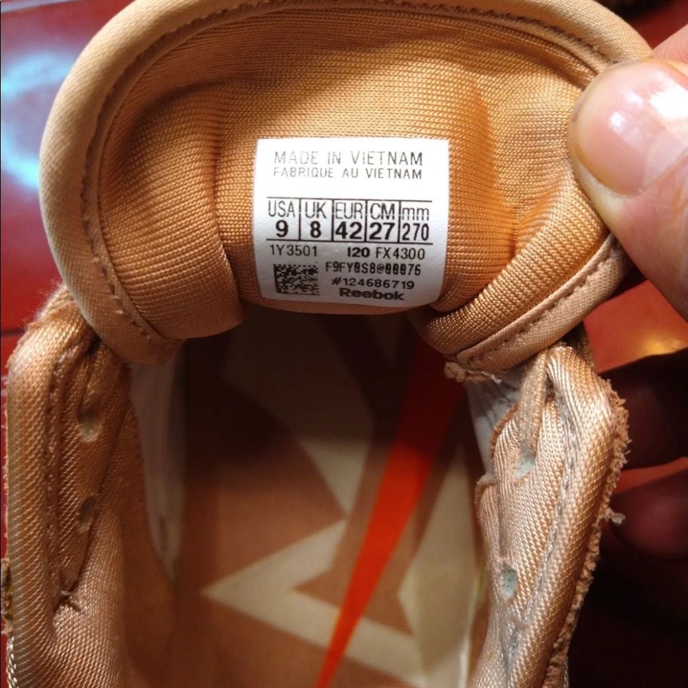 Victoria Beckham Reebok sneakers - Picture 3 of 10